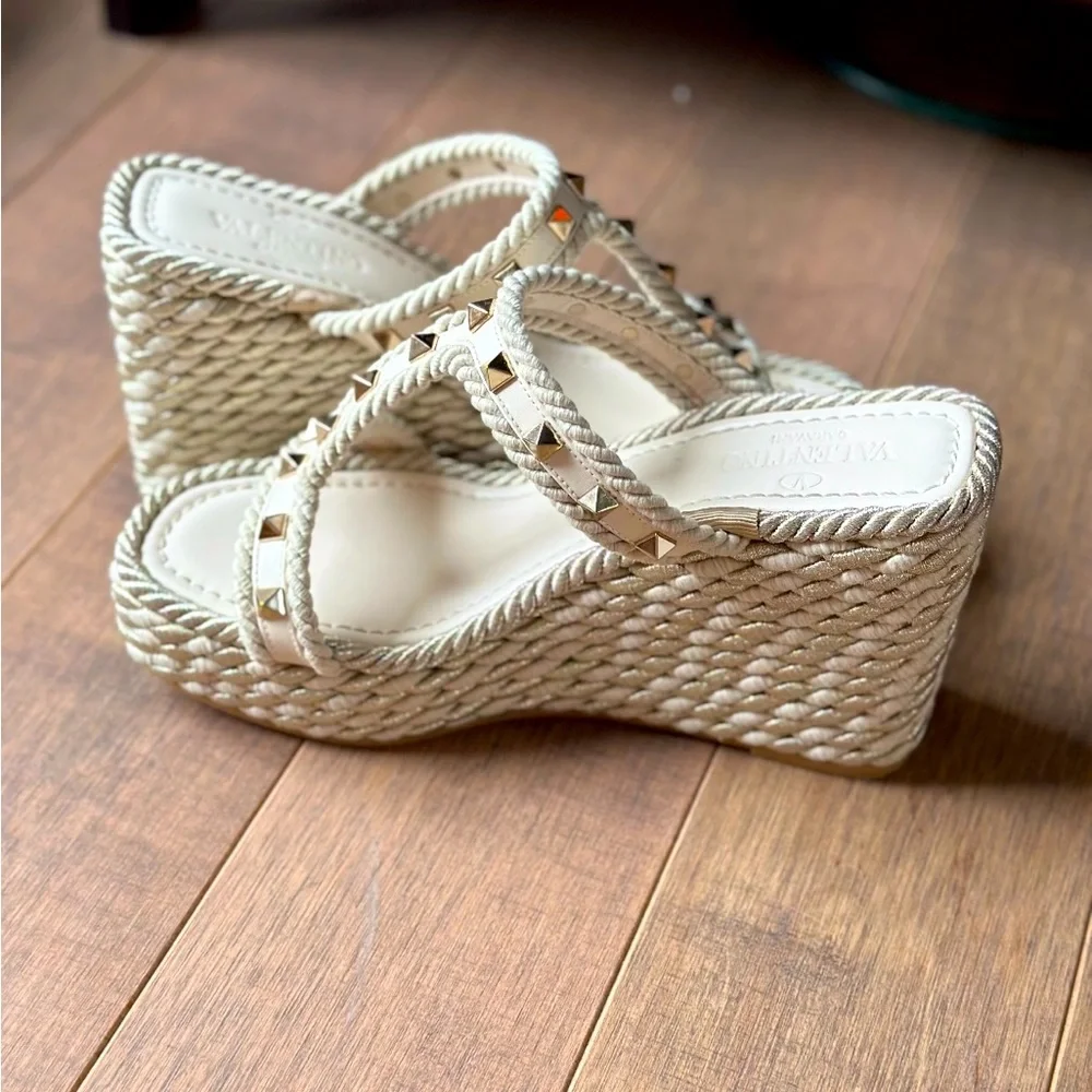 Valentino Garavani Women's Rockstud Espadrille Wedge Sandals - Picture 3 of 3